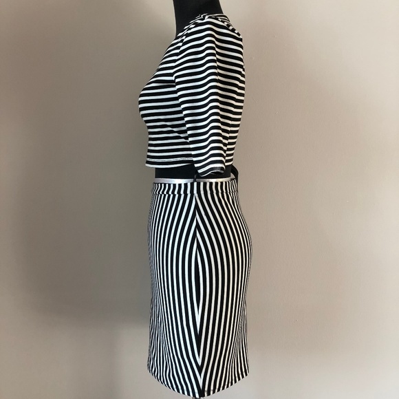 Forever 21 B+W Stripe Body ConCutout Zipper Dress - Picture 6 of 8